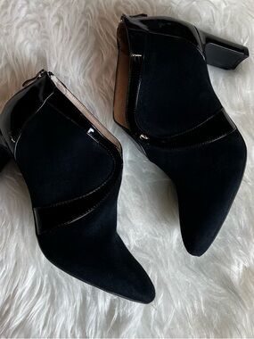 LifeStride Black Pointed-Toe Patent Trim Ankle Booties